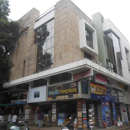 Hotel Pooja International Nashik Buitenkant foto