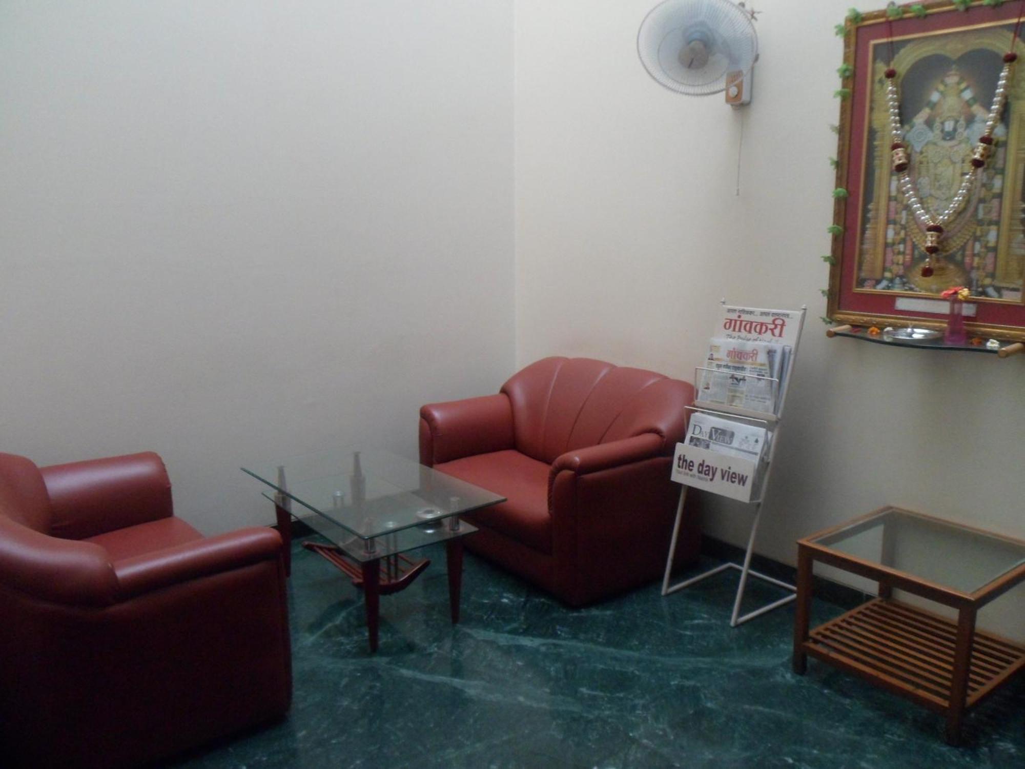 Hotel Pooja International Nashik Buitenkant foto
