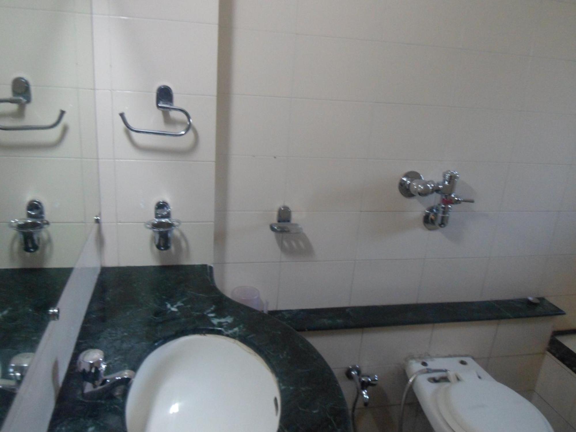 Hotel Pooja International Nashik Kamer foto